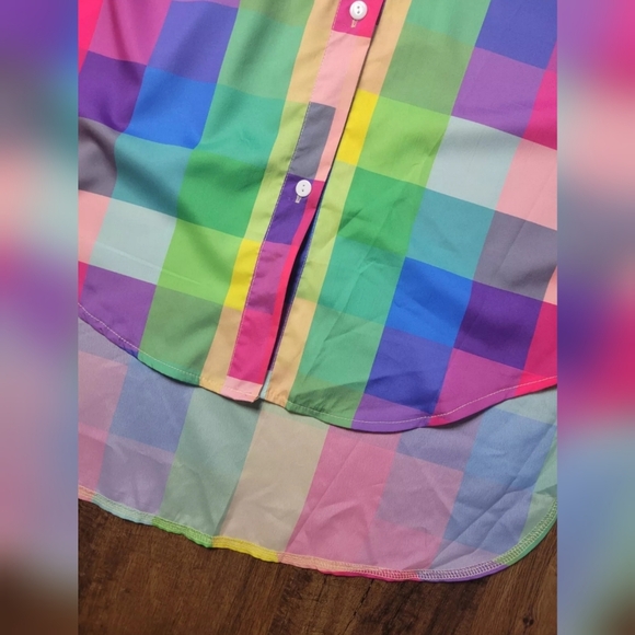 FREE W BUNDLE Chic Me peekaboo chain detail high low shirt - Picture 3 of 10